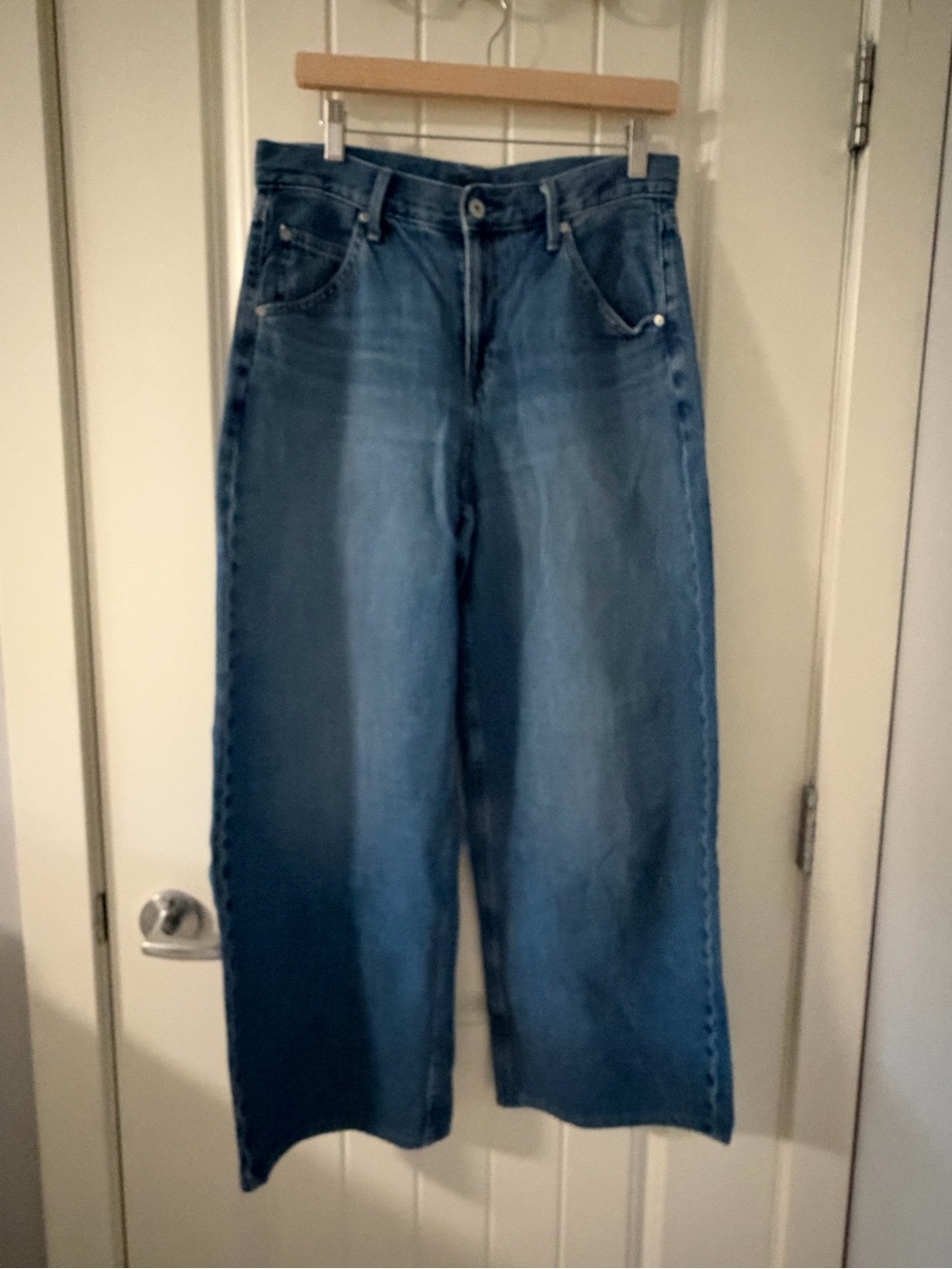 Uniqlo Barrel-Leg Blue Denim Jeans
